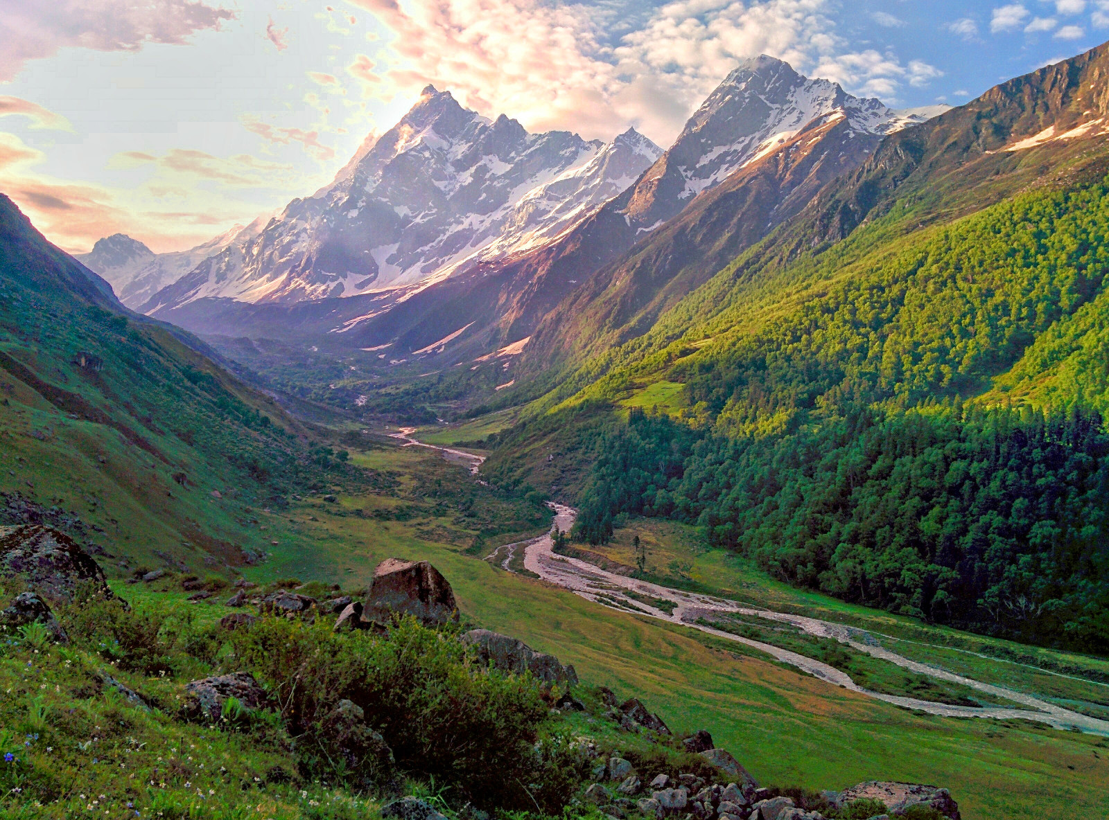 Top 6 Easy Himalayan Treks | India | Travel And Trekking
